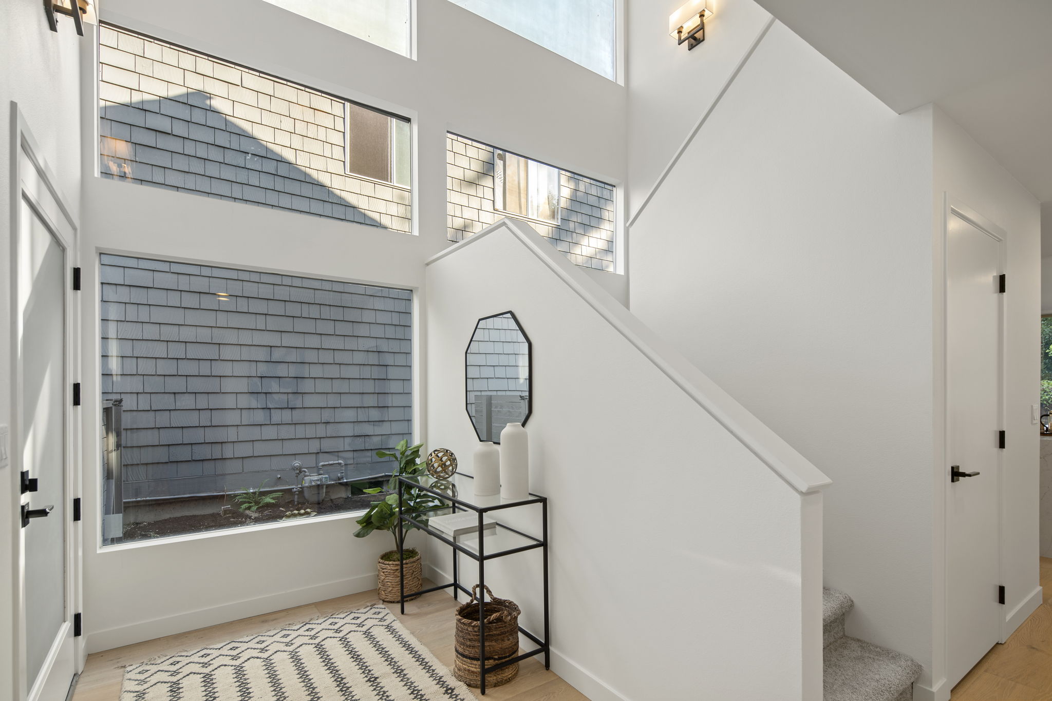 Pic 3_623-bellevue-way-se