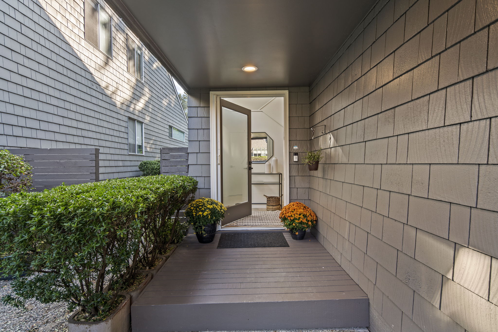 37-web-or-mls-623-bellevue-way-se